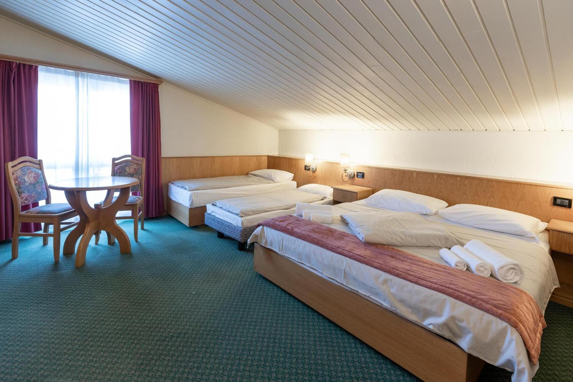 Hotel Intermonti Livigno Habitación foto