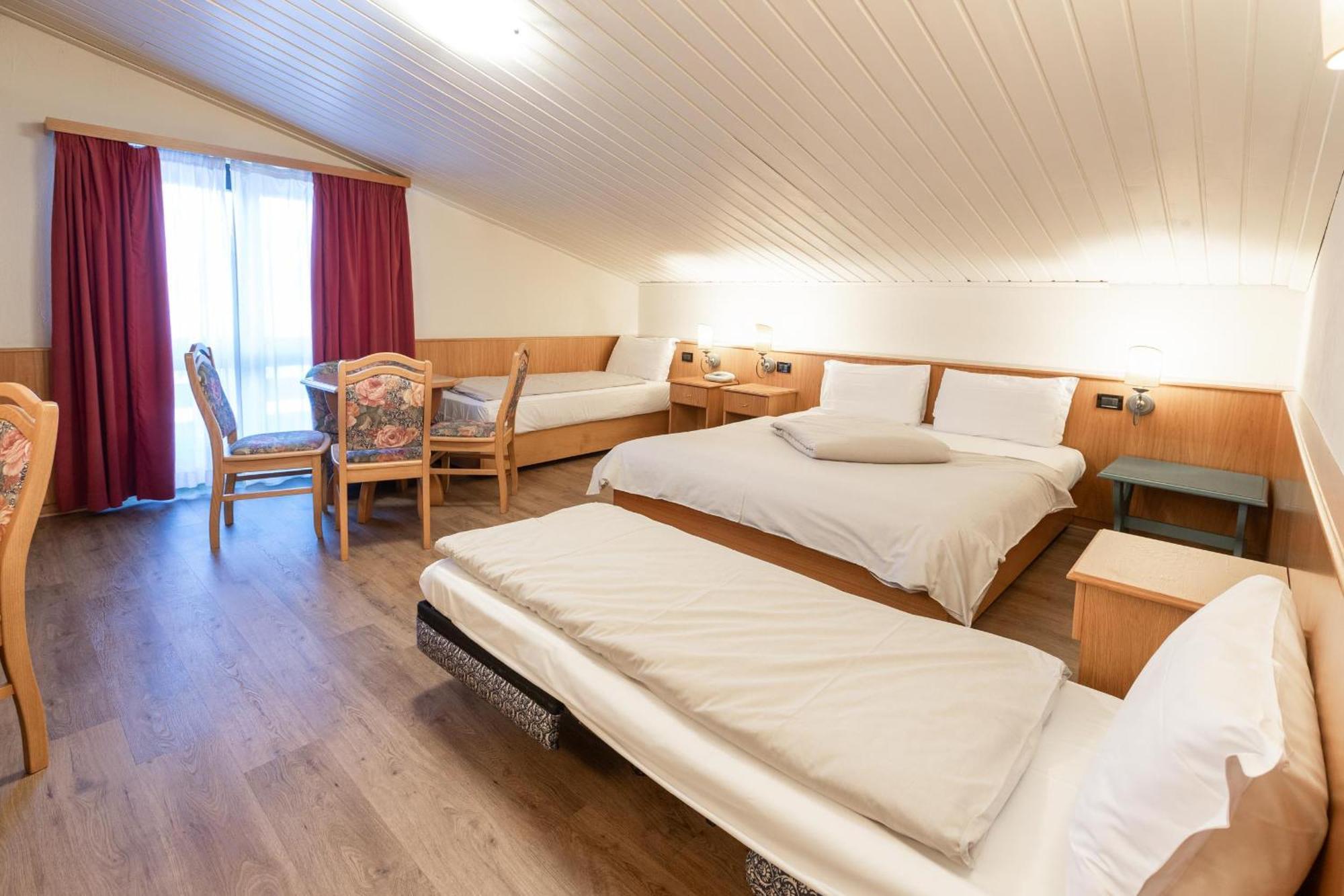 Hotel Intermonti Livigno Habitación foto